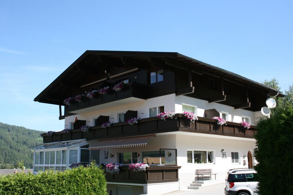 Hotel Haus Hubertus Mieders Exterior foto