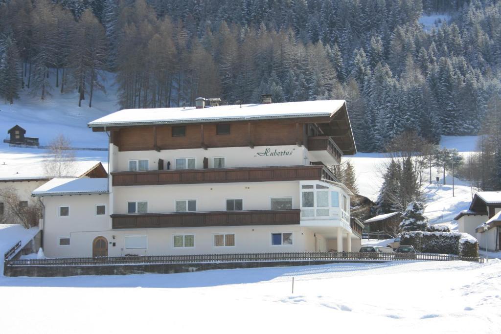 Hotel Haus Hubertus Mieders Exterior foto